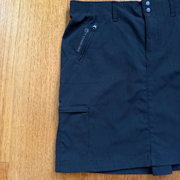 *LIKE NEW* Merrell sport / travel skirt size 4 (fits S / M) - Picture 2 of 5